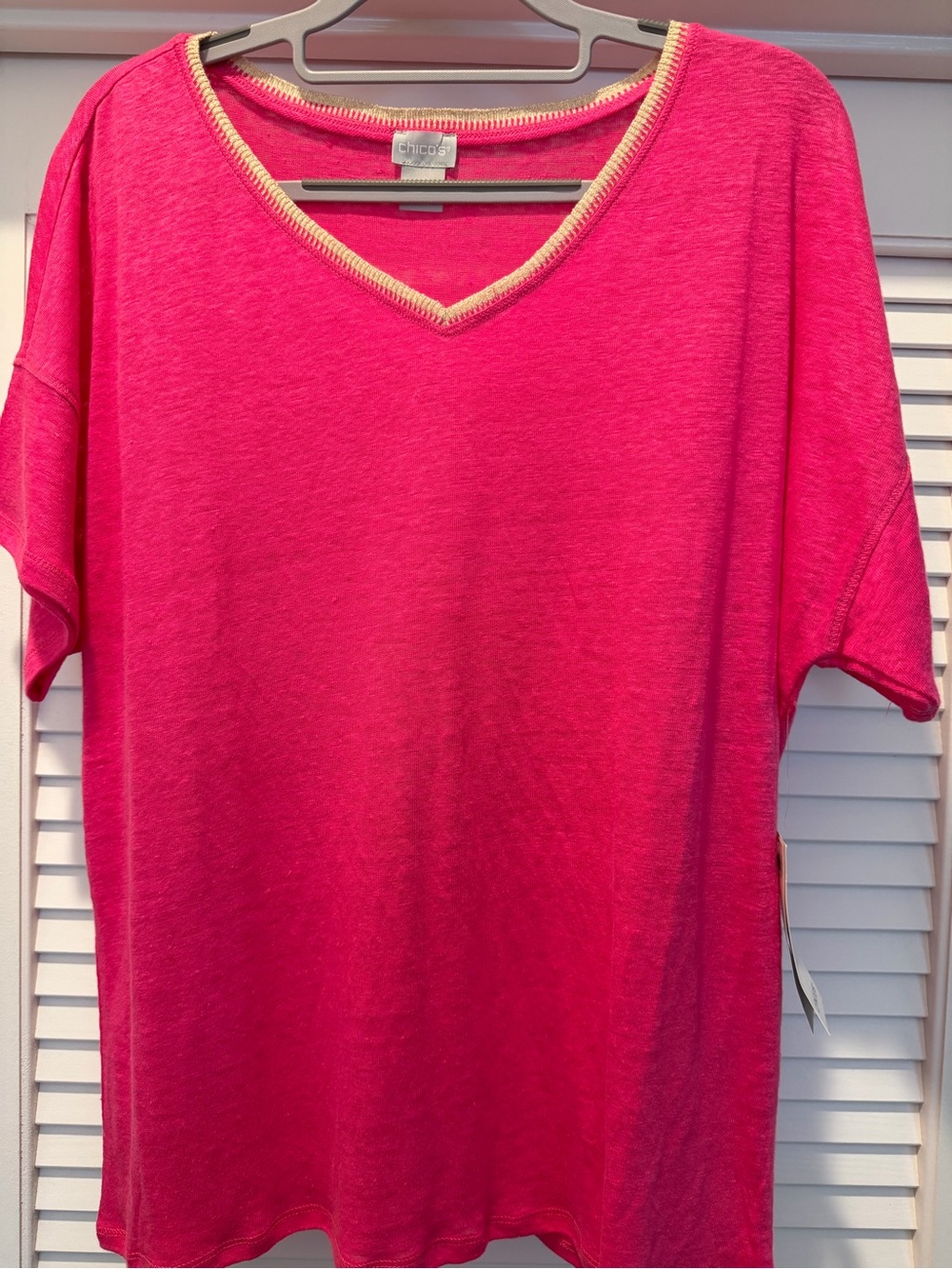 Chico's Bright Hot Pink V-Neck Short Sleeve Tee